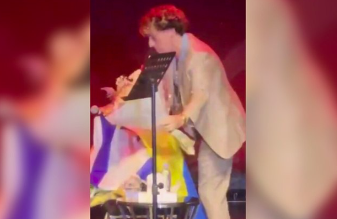 Фото Осквернил госсимвол: Гaлкину* грозит тюрьма в Израиле из-за громкого инцидента с украинским флагом 2 - Сиб.ФМ Фото Осквернил госсимвол: Гaлкину* грозит тюрьма в Израиле из-за громкого инцидента с украинским флагом 2